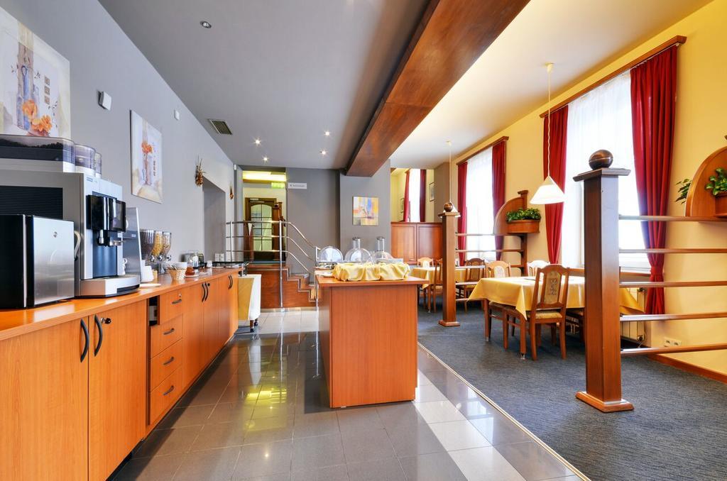 Hotel Filipinum Jablonne nad Orlici Luaran gambar